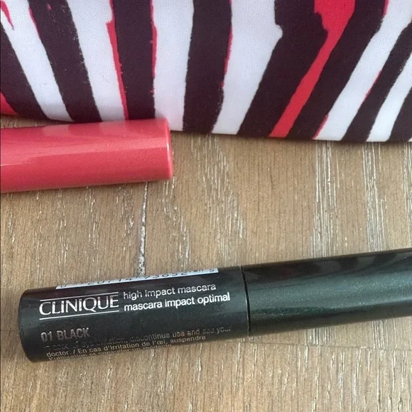 Clinique Cosmetic Bag with Travel Size Mascara and Lipstick - Picture 3 of 4